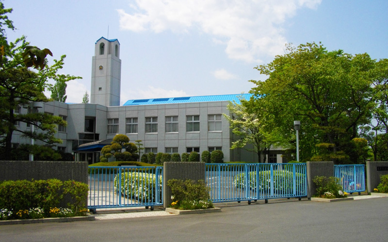 育英大学